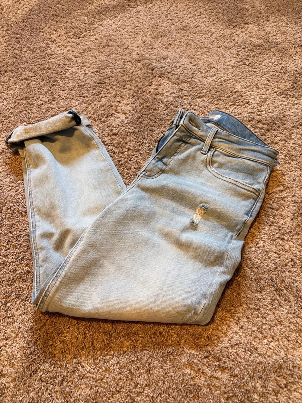 Kut from the Kloth Light Blue Skinny Jeans with Subtle Distress